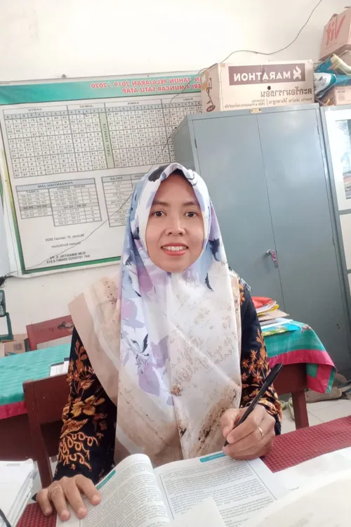 foto guru ke Nenik Eka Puspitasari, S.Pd