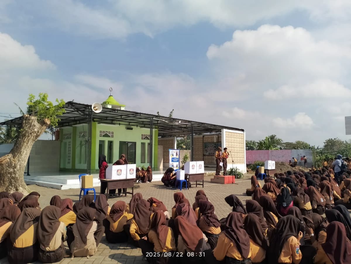 Pesta Demokrasi di SMPN 4 Muncar Satu Atap: Antusiasme Dalam Pemilihan OSIS Sebagai Pemimpin Baru