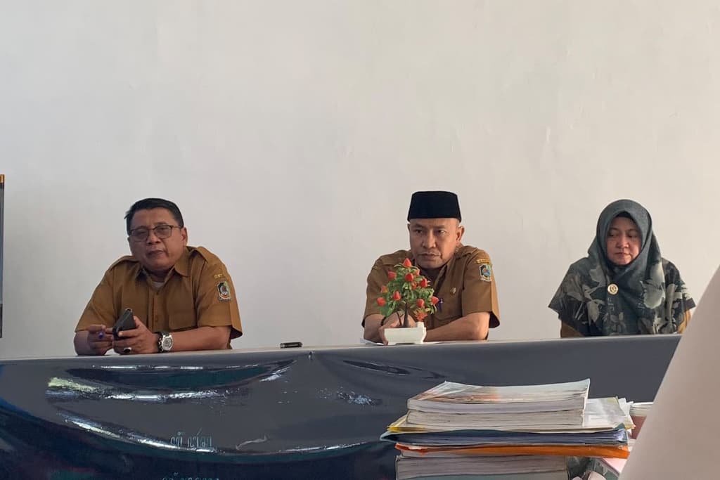 Lepas Kenang Kepala Sekolah di Tempat Tugas Baru