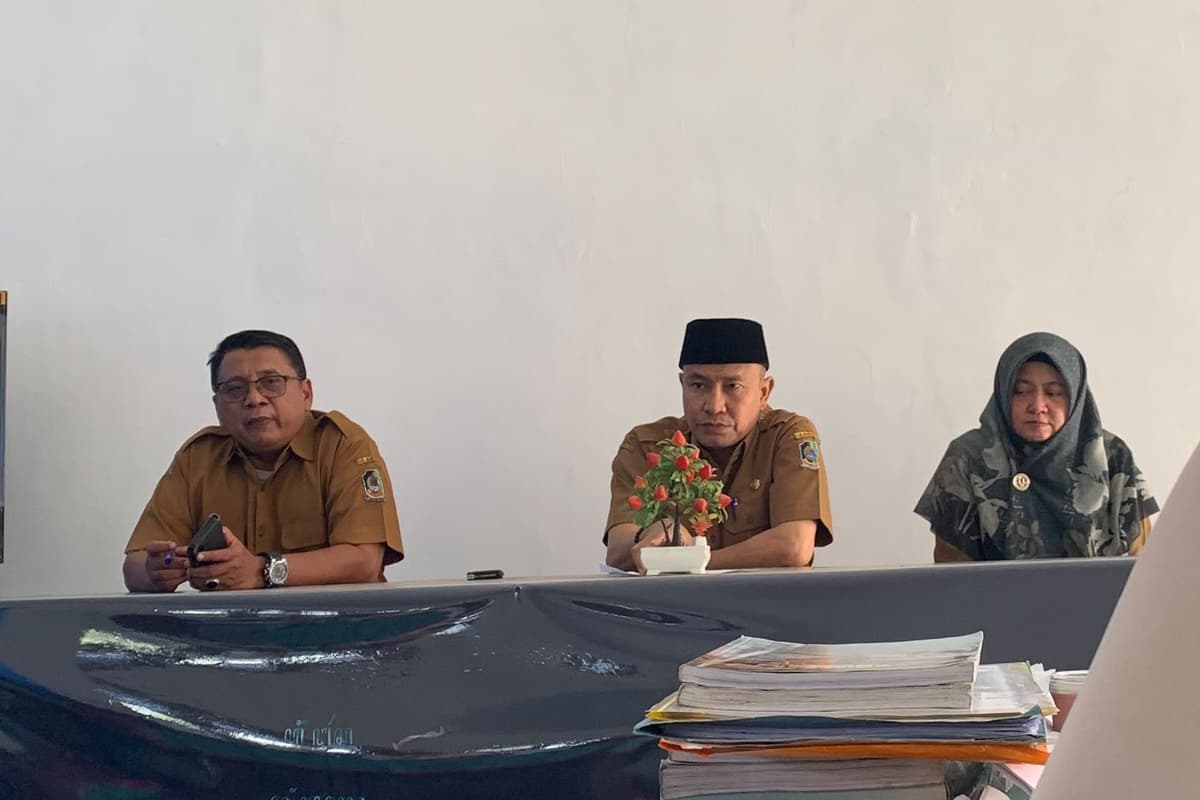 Lepas Kenang Kepala Sekolah di Tempat Tugas Baru