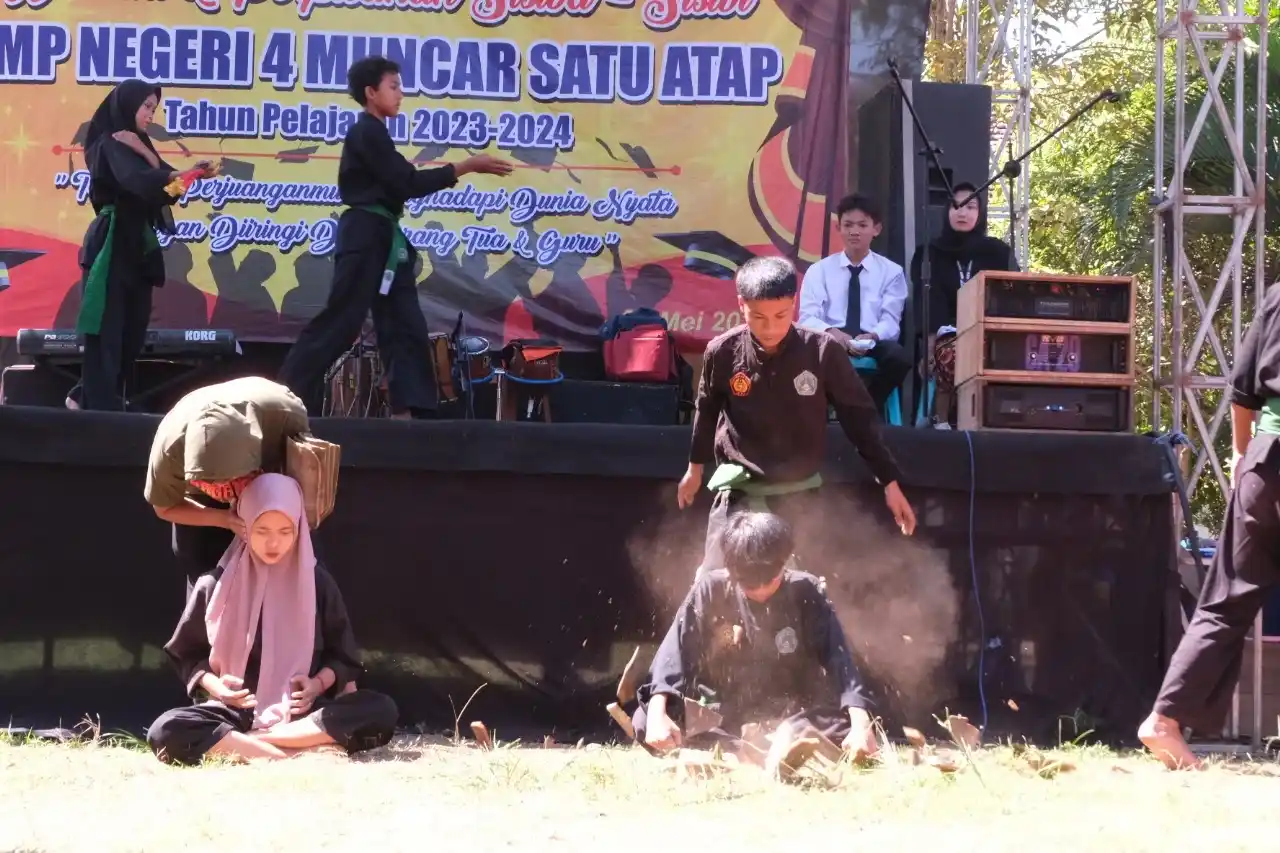 foto pertunjukan siswa siswi