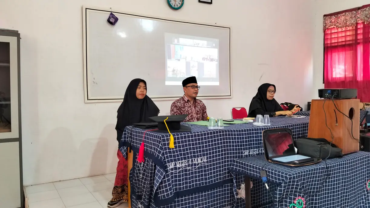 foto kegiatan bersih-bersih